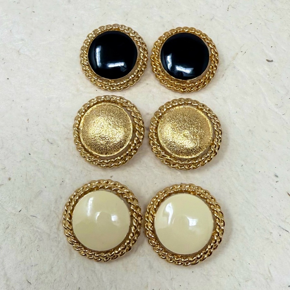 Elegant Gold and Black Button Earrings Set